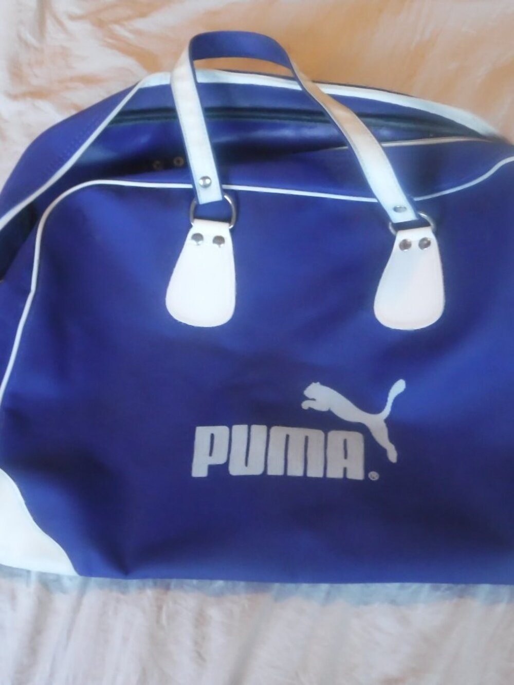 Puma Blue and White Duffle Bag Pre Owned (( SEE REMARKS))